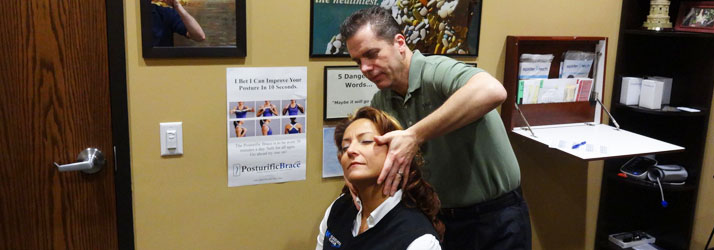 Chiropractor Oak Creek WI Daniel Hyatt Neck Adjustment